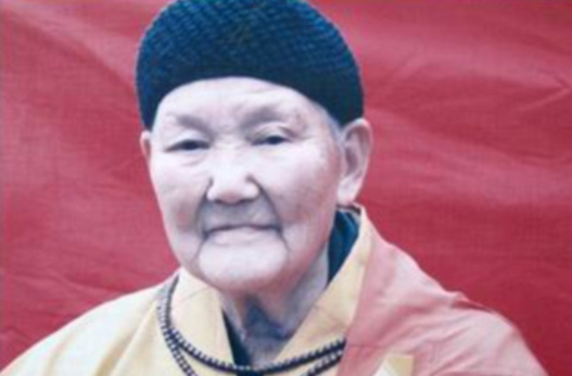 本寺退院住持洪圓長(cháng)老(lǎo)尼安詳示寂