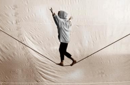 為(wèi)什(shén)麽有(yǒu)的(de)聰明(míng)人(rén)坎坷終身(shēn)？